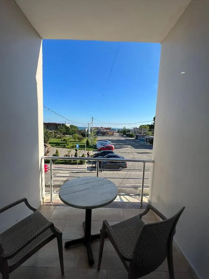 Hotel Renti Velipojë