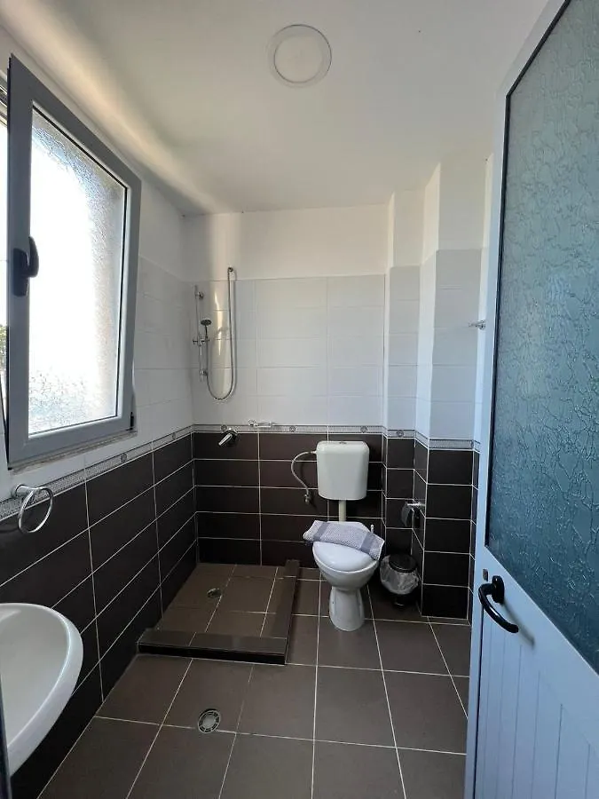 Hotel Renti Velipojë
